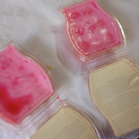 Scentsy Bar HAPPY BIRTHDAY 3.2 oz Authentic(Set of 2) scented wax - Picture 5 of 5